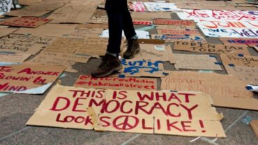 This Is What Democracy Looks Like. Documental sobre Seattle ’99 e o Movemento Antiglobalización